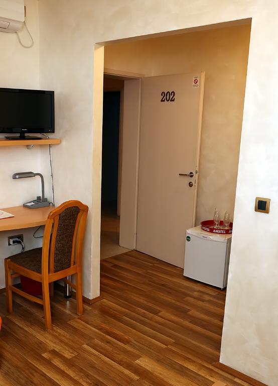 Apartmani Amaro 노비사드 객실 사진